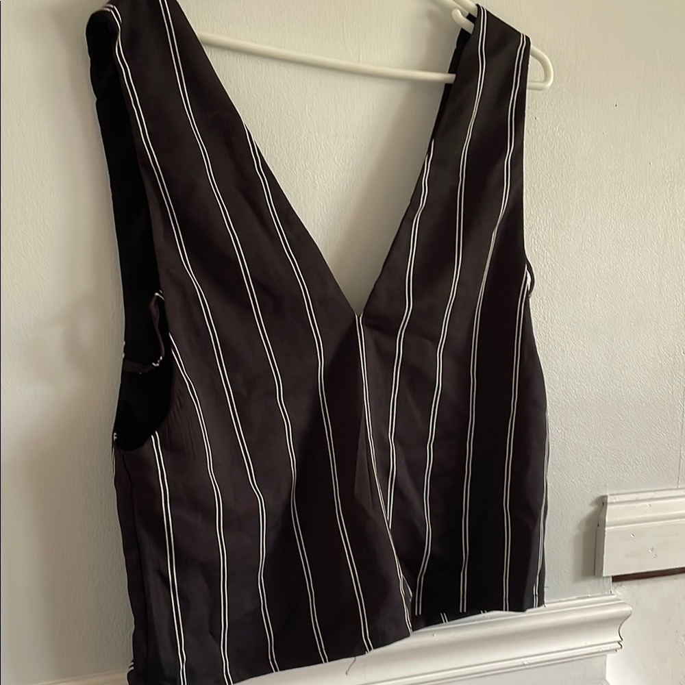 Elegant Black and White Striped Women's Tank Top